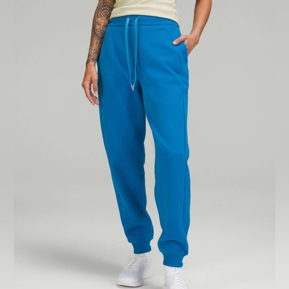 Lululemon poolside blue scuba jogger